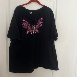 Liz and Me Short Sleeve Black Top